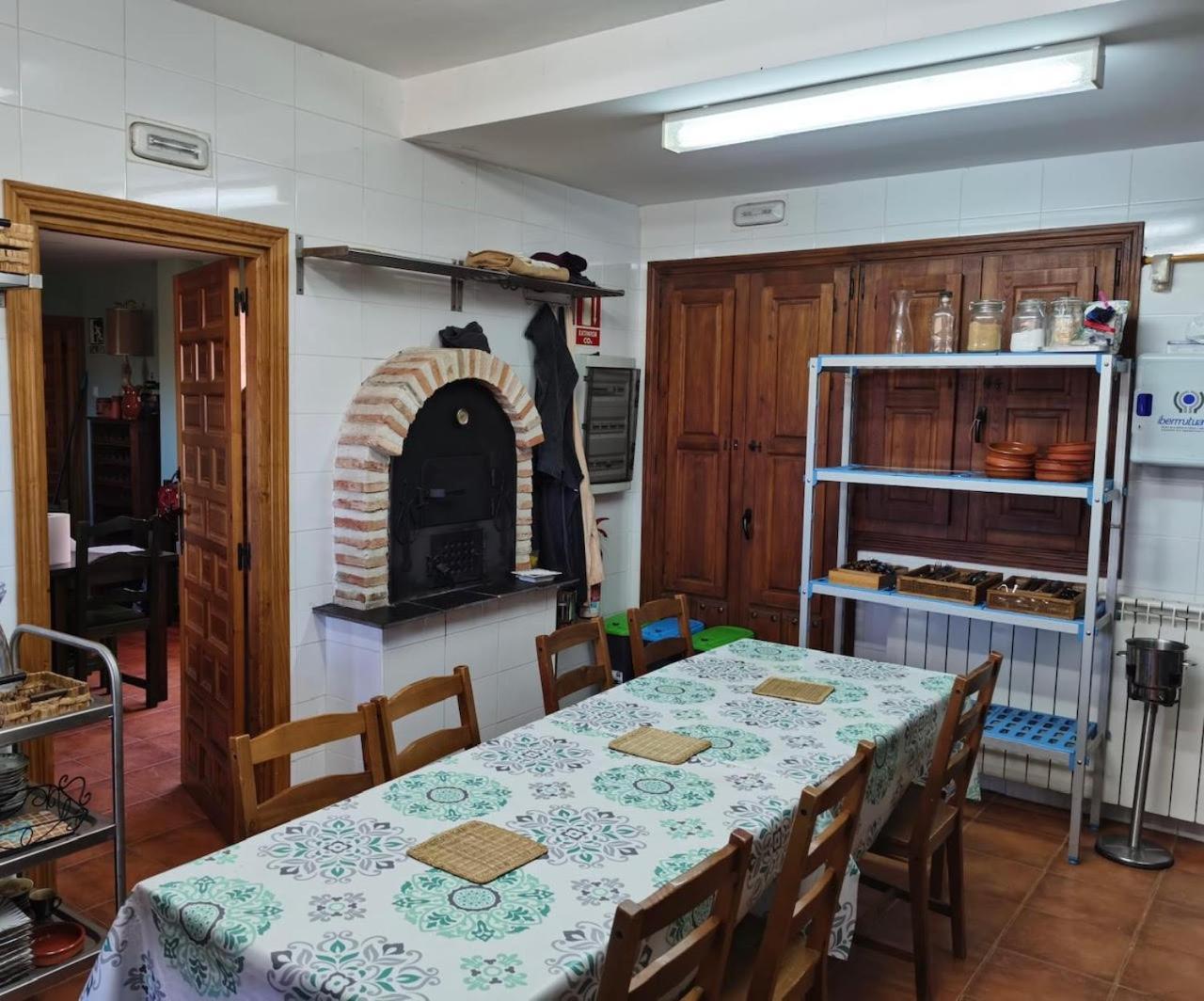 Tres Navios En El Mar Casa Rural De 10 Habitaciones Con Bano Individual Precios Web Montejo de Tiermes Kültér fotó